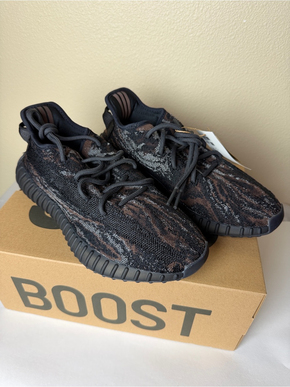 adidas Yeezy Boost 350 V2